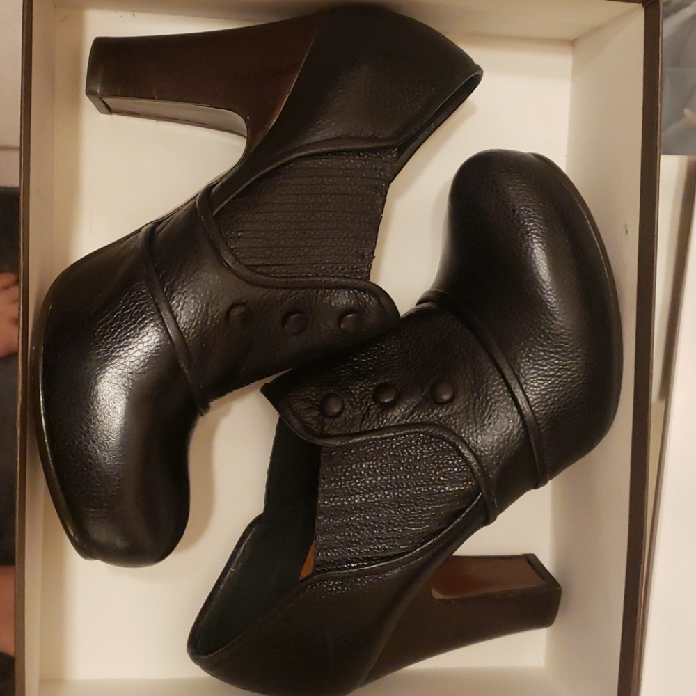 Chie Mihara Otemba black bootie shootie leather